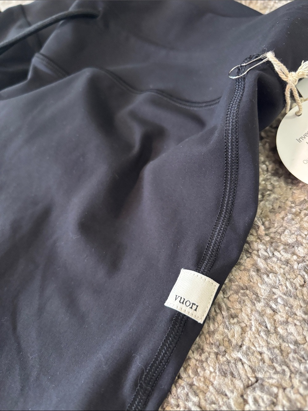 Vuori Daily Wide Leg Pant size large NWT - Picture 5 of 6